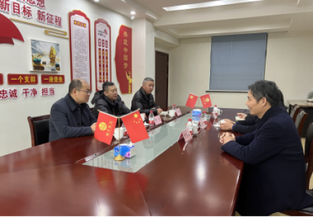 桐升建設(shè)│桐鄉(xiāng)市住房和城鄉(xiāng)建設(shè)局黨委委員、副局長(zhǎng)何明一行蒞臨我公司開(kāi)展新春走訪(fǎng)慰問(wèn)活動(dòng)